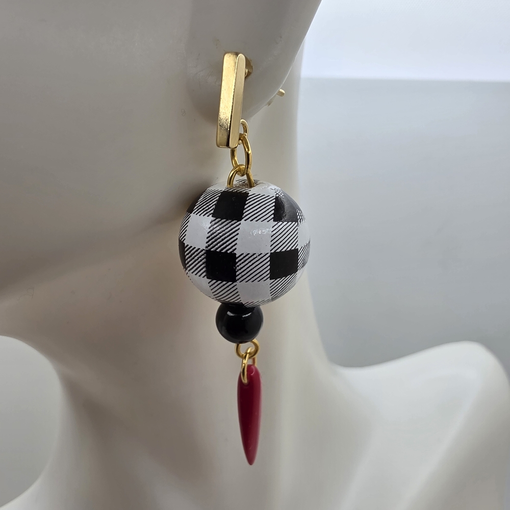Chic Gold and Black Checkered Earrings with Pink Accent